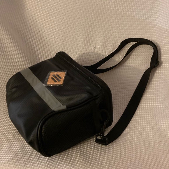 RZAHUAHU High Capacity Bike Bag Insulated Bicycle Handlebar Bag - Picture 3 of 5